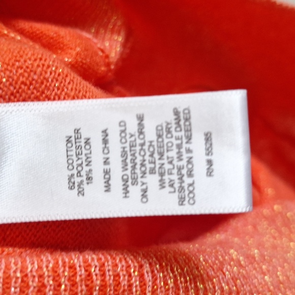 3/$20 Express Off-the-Shoulder Coral Sweater Size Small - Picture 4 of 9